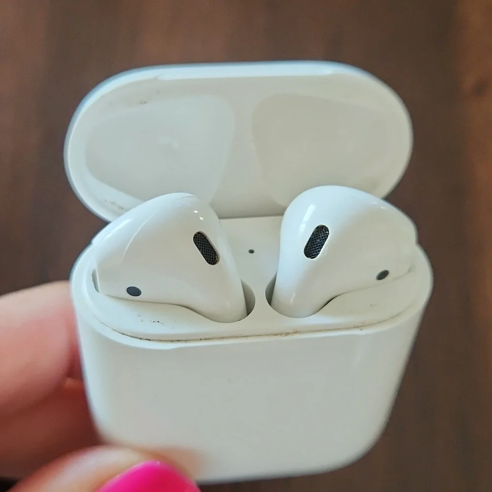 Apple Airpods 1st Gen 2016 Model A1602